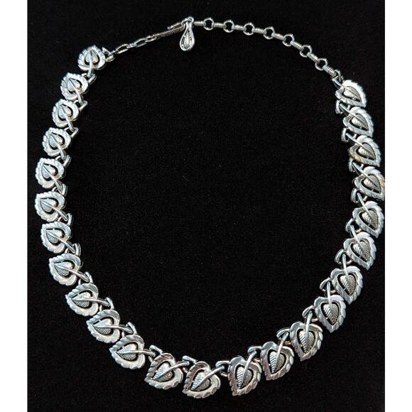 CORO Silver Tone Leaf Necklace 17" Vintage Marked Romantic Elvish Art Nouveau - Picture 1 of 10